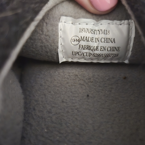 Men's size 13-14 Hockey Canadians comfortable non slip home slippers - Picture 4 of 4